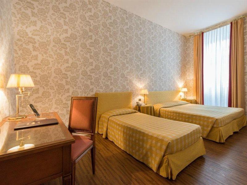 Albergo Alla Posta Trieste Esterno foto