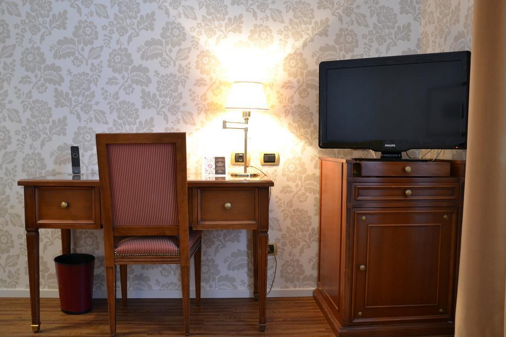 Albergo Alla Posta Trieste Esterno foto