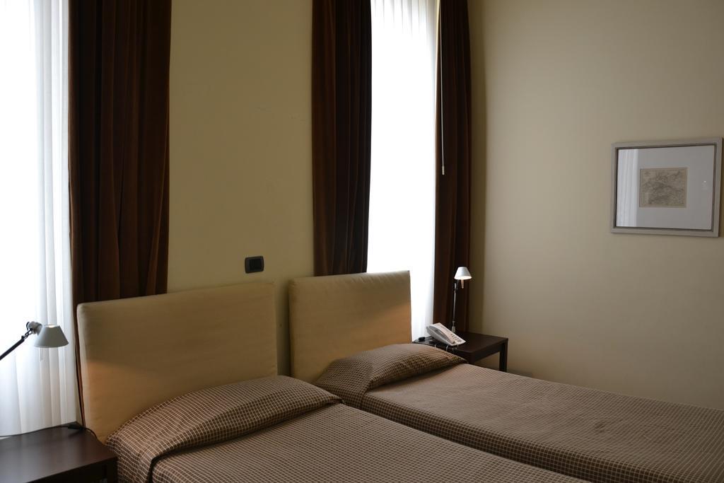 Albergo Alla Posta Trieste Esterno foto