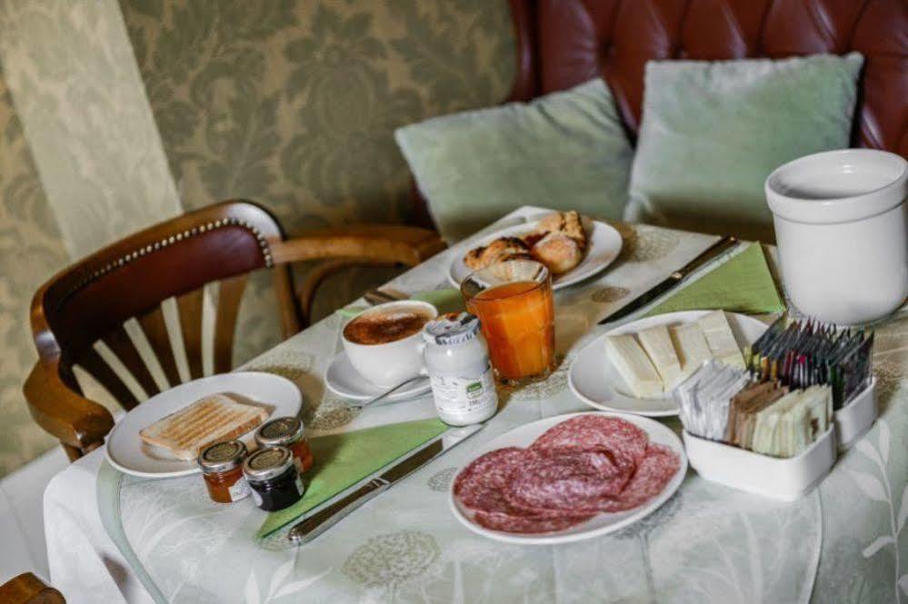 Albergo Alla Posta Trieste Esterno foto