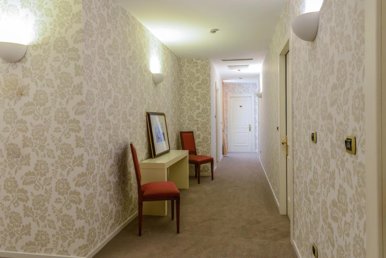 Albergo Alla Posta Trieste Esterno foto